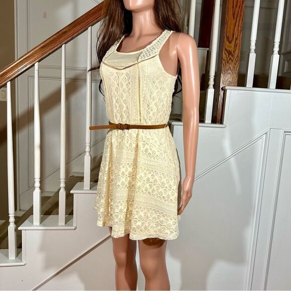 Cream lace belted country dress - Picture 7 of 15